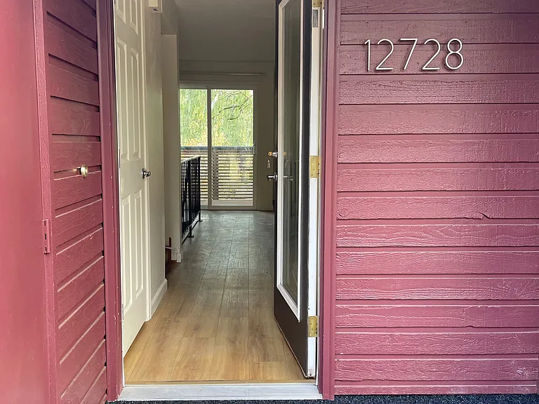 12728 SE 26th Ave — Photo 2