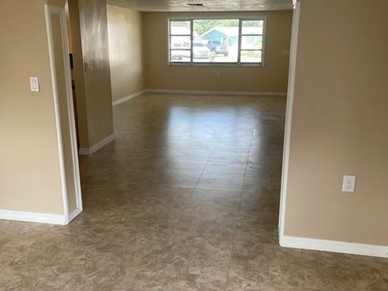5252 Mosaic Dr — Photo 4