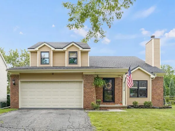 2214 Willowtree Ln, Maumee, OH 43537