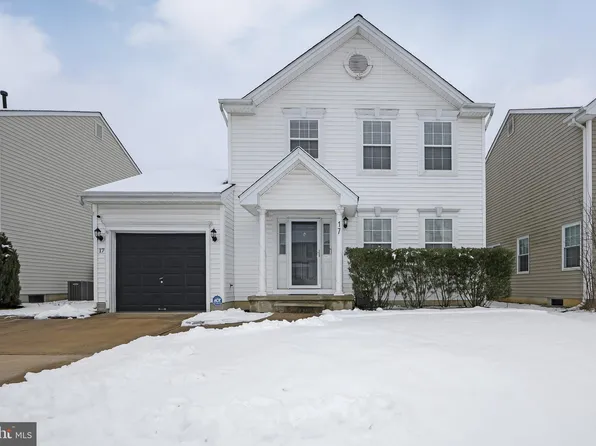 17 Fieldcrest Dr, Westampton, NJ 08060