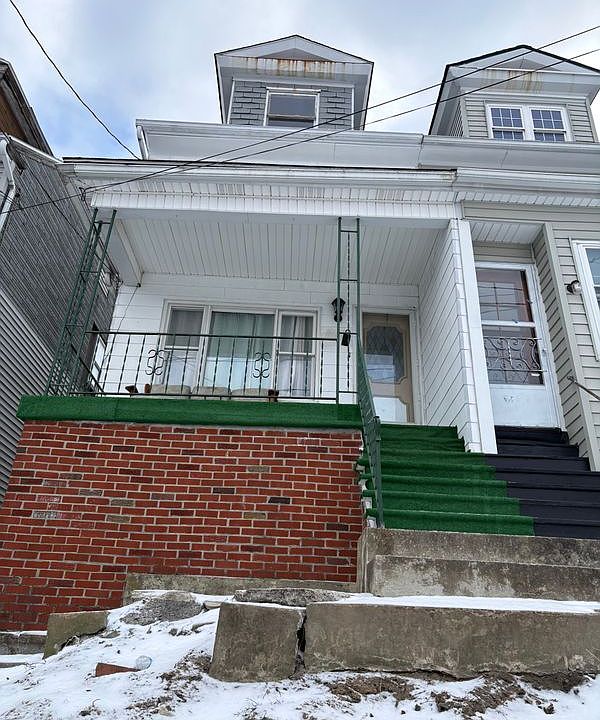 1st image of 657 Pine Hill St