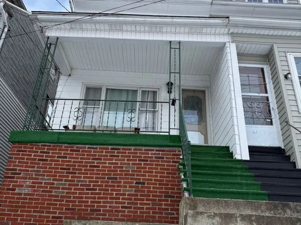 657 Pine Hill St, Minersville, PA 17954