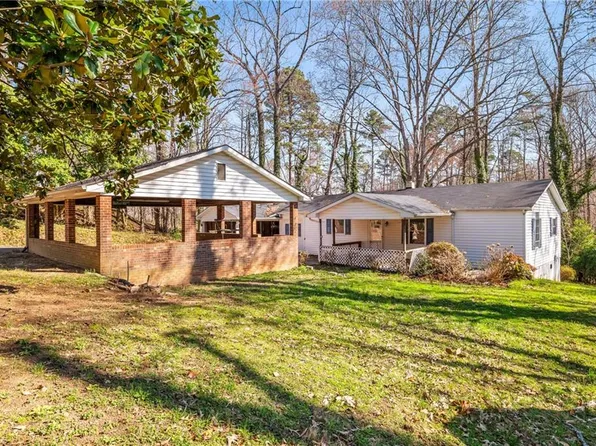 3825 Old Hollow Rd, Kernersville, NC 27284