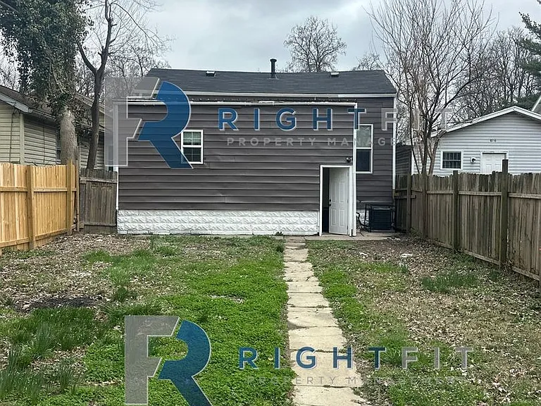 814 S 33rd St — Photo 10