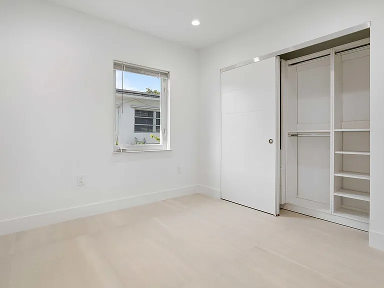 2786 SW 33rd Ave — Photo 15