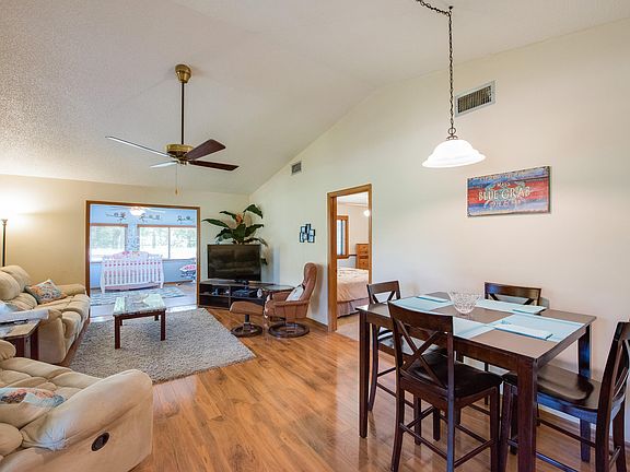 4th image of 162 Deer Lake Cir