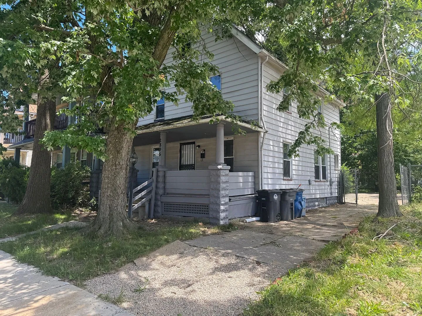 Charming 3-Bedroom Property in Prime Location — Photo 2