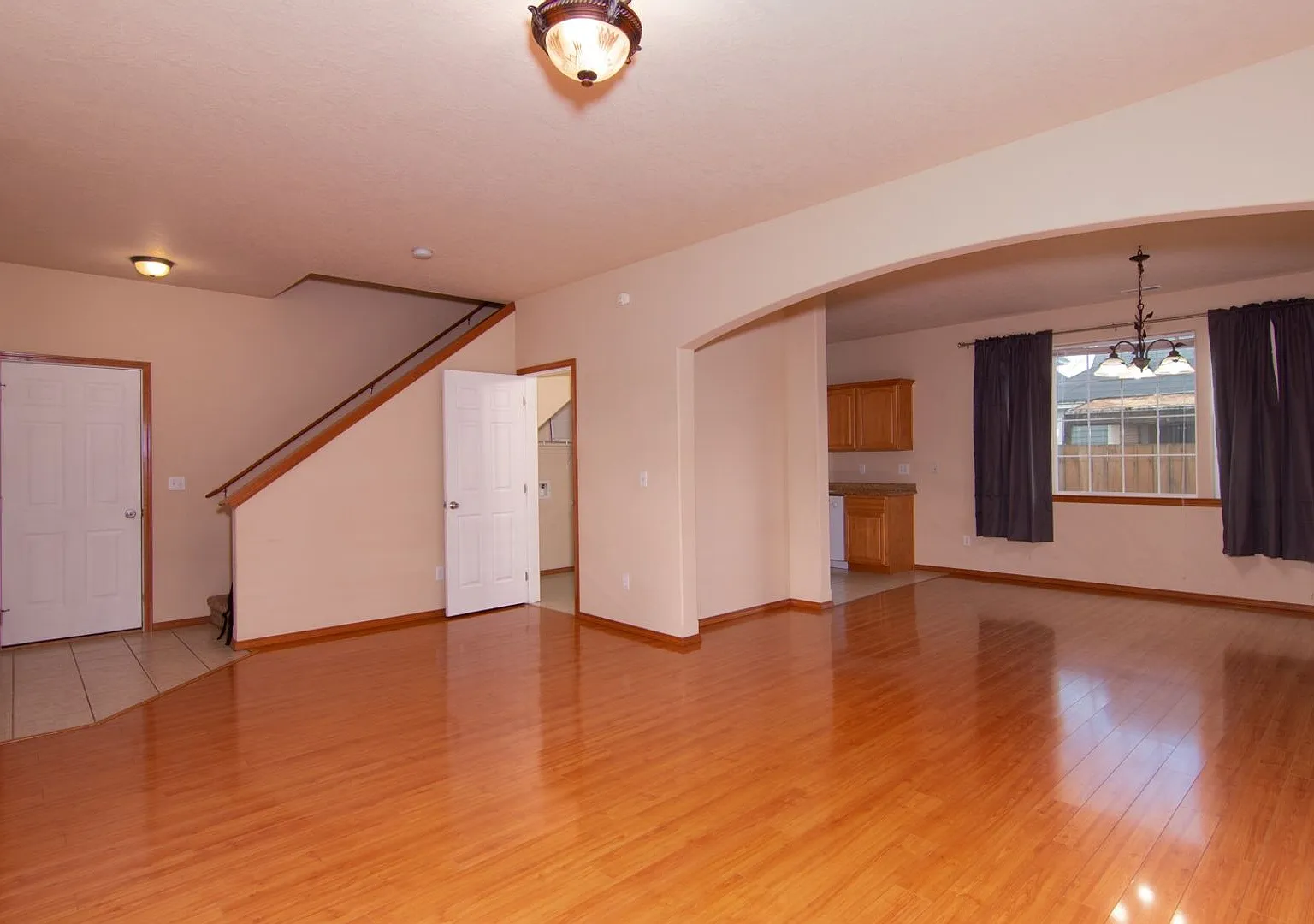 **August Availability** Nicely updated 3 Bedroom 2.5 Bath with large living / Dining area and att... — Photo 2