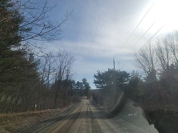 5th image of 186 Carpenter Rd