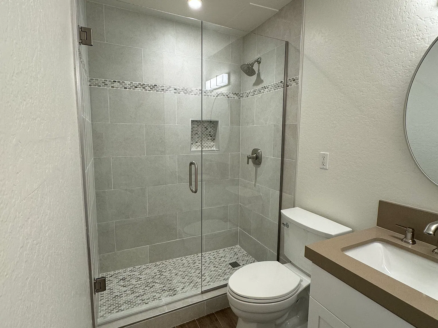1 bed, 700 sqft, $2,465 — Photo 2