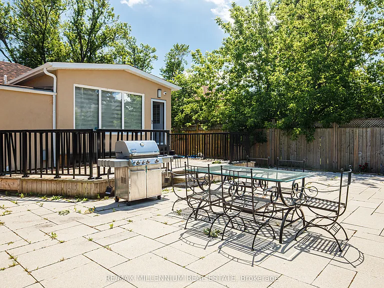 1285 Rebecca St — Photo 9