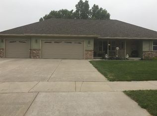 711 Vanguard Way, Green Bay, WI 54313