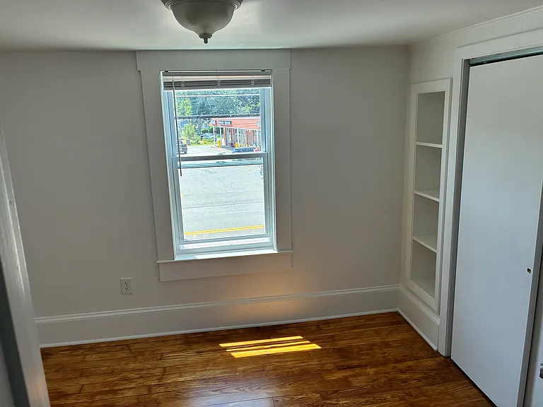 296 Park St — Photo 2