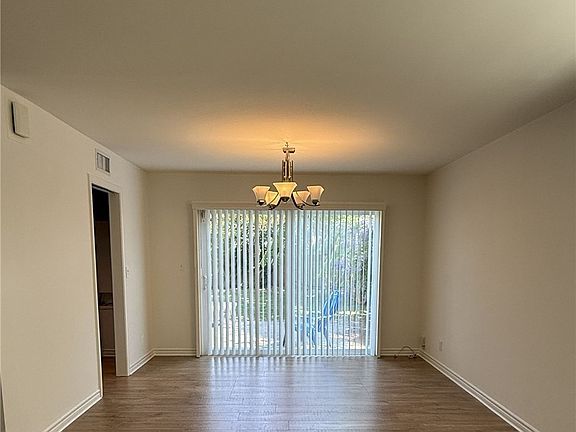 5th image of 5081 Loyola Ave