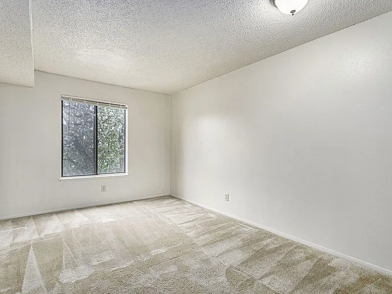 Normandy Village Apartments — Photo 47