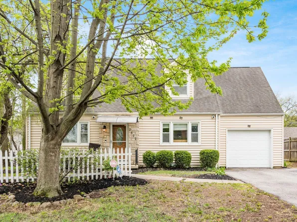 2877 Wellesley Rd, Columbus, OH 43209