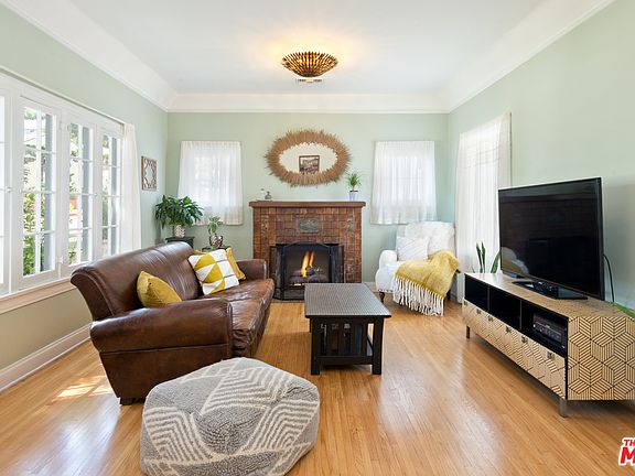3rd image of 620 Glenmore Blvd