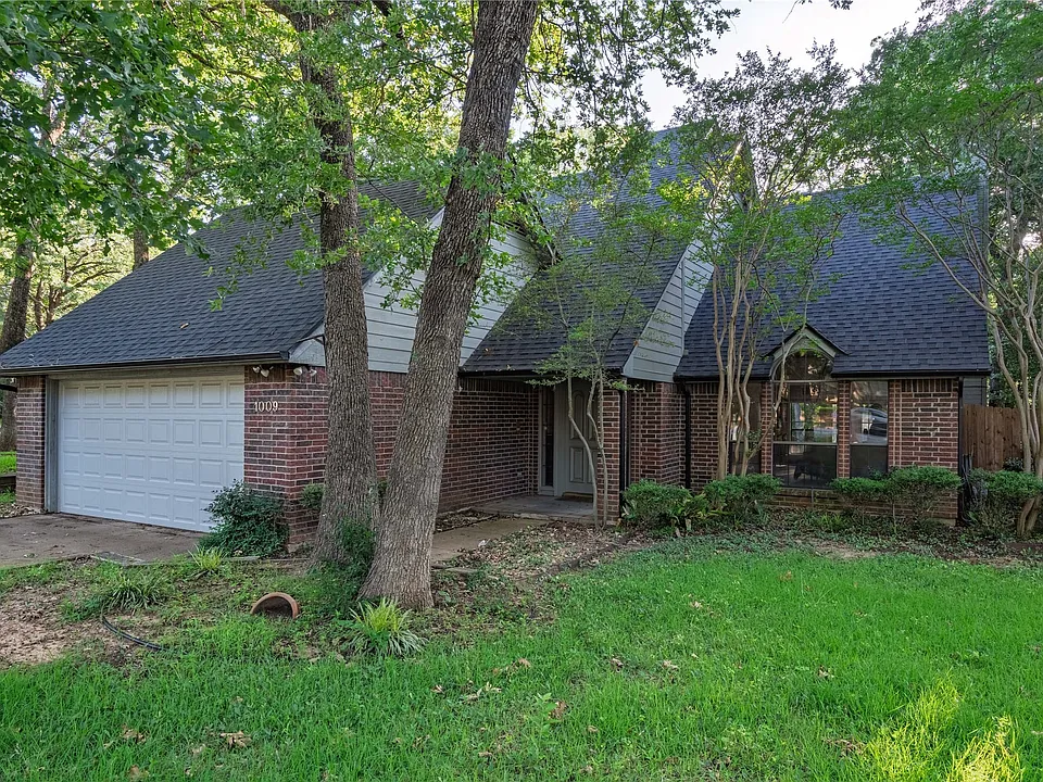 1009 W Winding Creek Dr