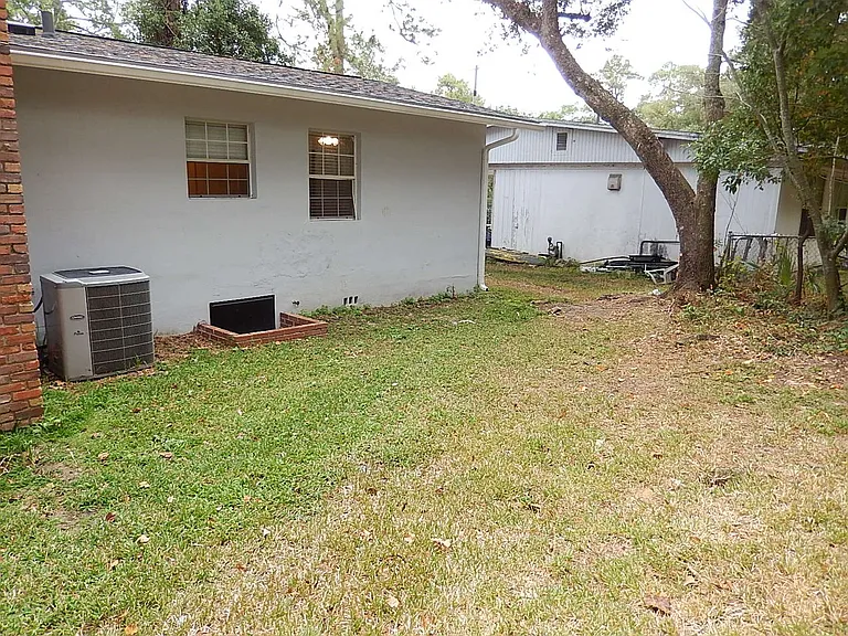 212 Edwards St — Photo 26