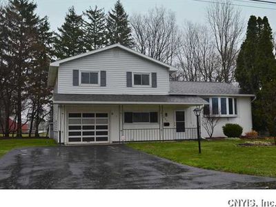 7392 Palmcrest Rd, North Syracuse, NY, 13212