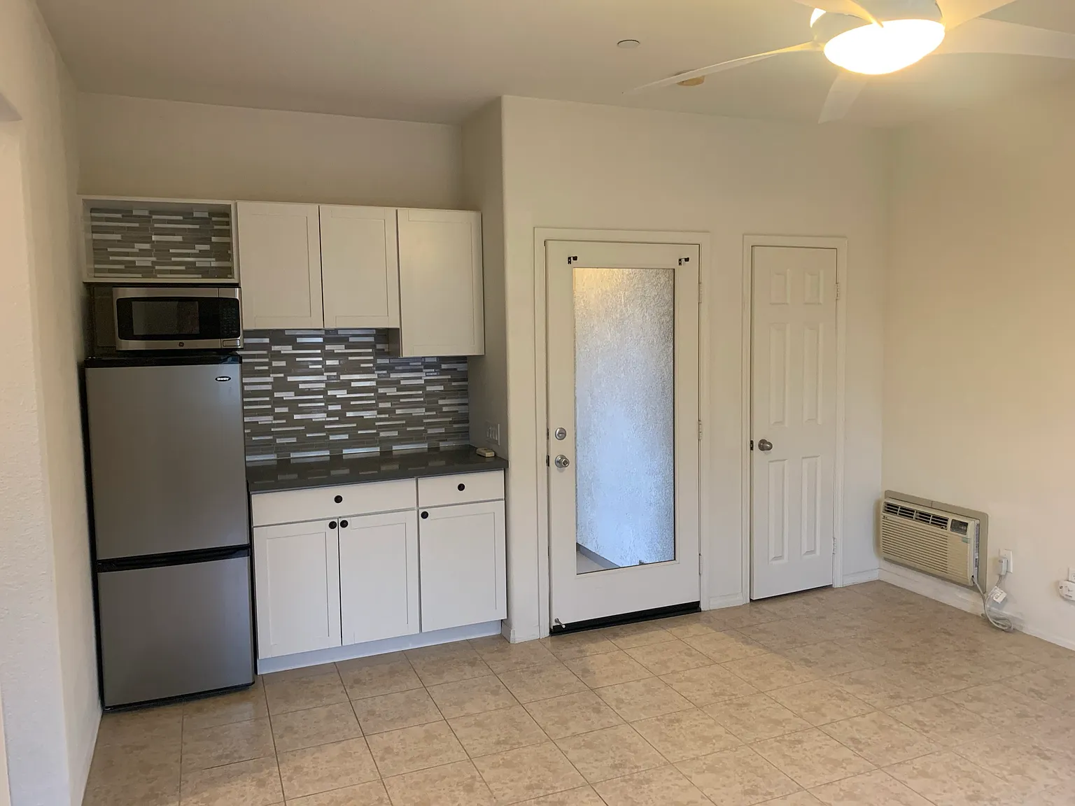 Studio, 350 sqft, $1,800 — Photo 1