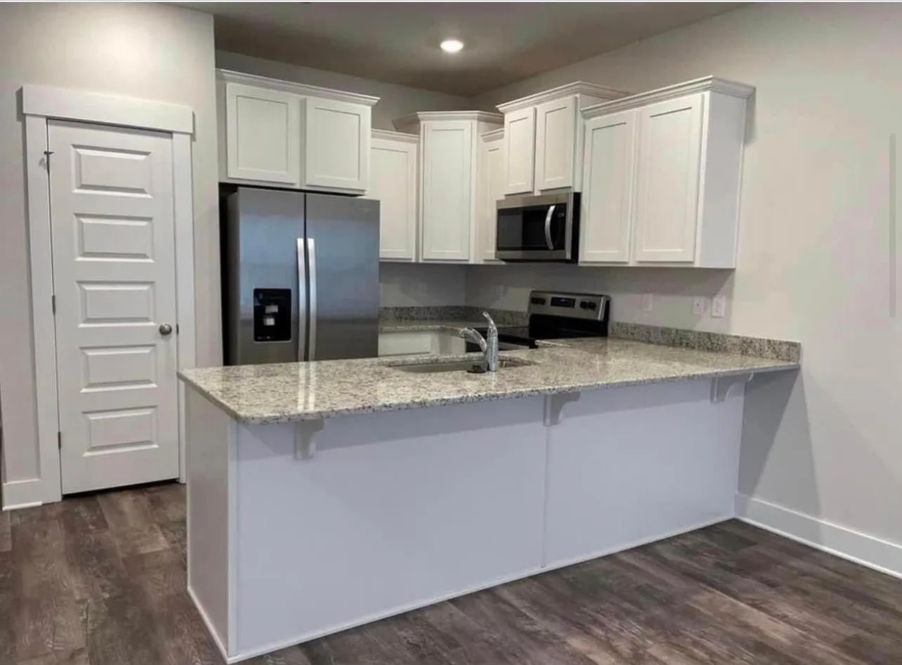 3 bed, 1553 sqft, $2,250 — Photo 2