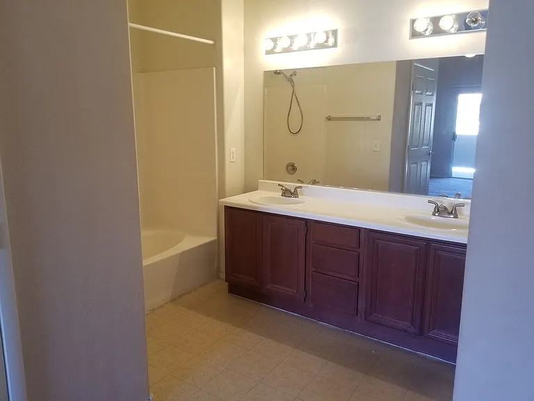 10245 S Maryland Pkwy #2186 — Photo 10