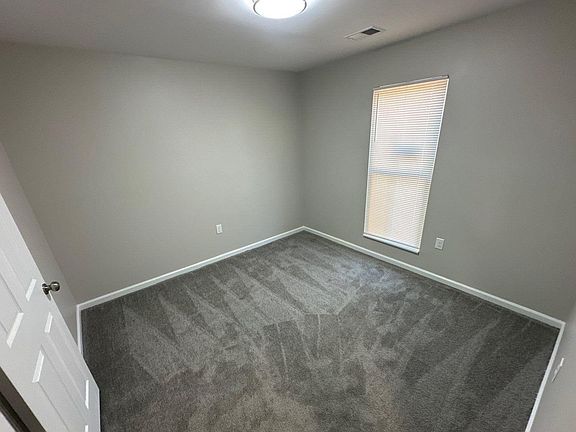 4th image of 664 Gainsville Ave