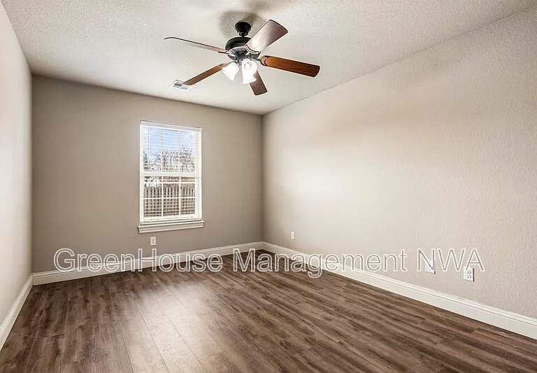 2907 Tanglewood Ave — Photo 21