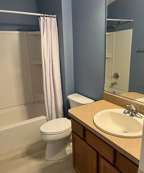 2569 Carrington Ct — Photo 3