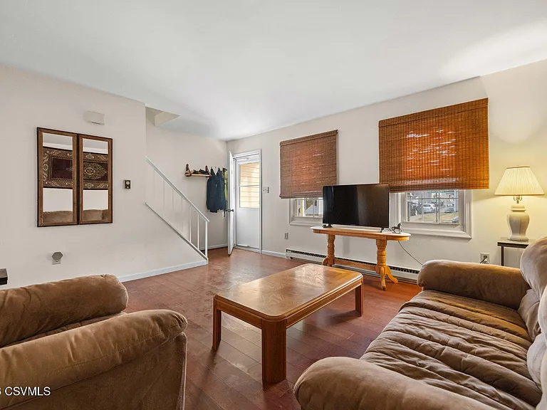 606 Nicholas Ave — Photo 3