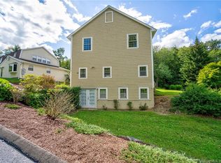 20 Narcissus Rd, Middlebury, CT 06762