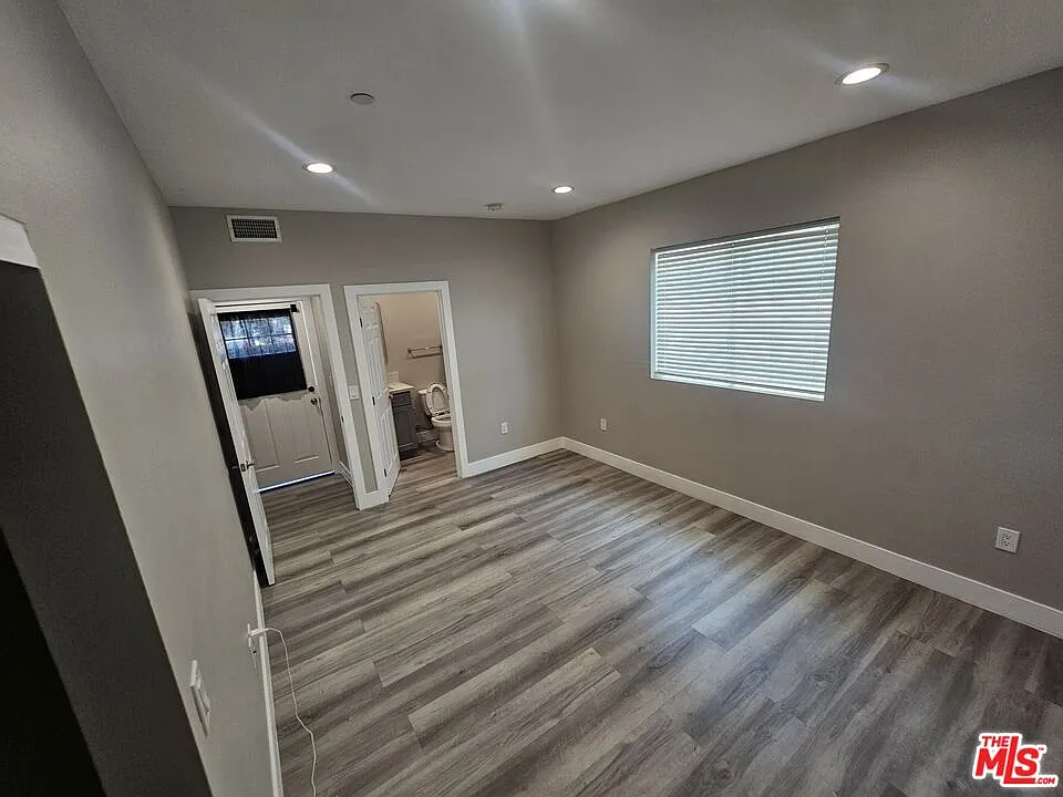 5 bed, 4.0 bath, 1800 sqft, $4,200 — Photo 4