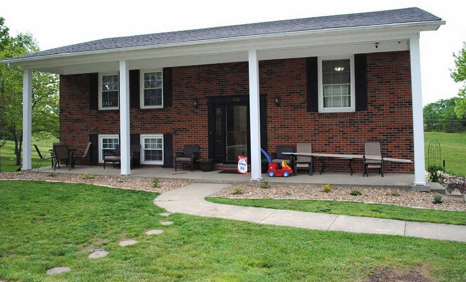 1st image of 142 Norton Dr