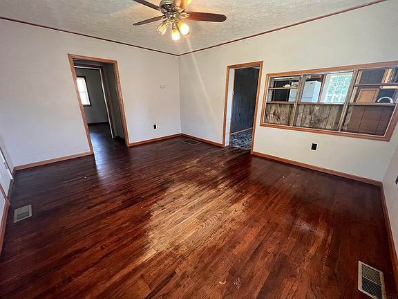 5th image of 842 Smith Ave