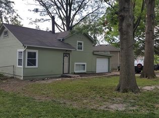 415 NE 44th St, Kansas City, MO 64116