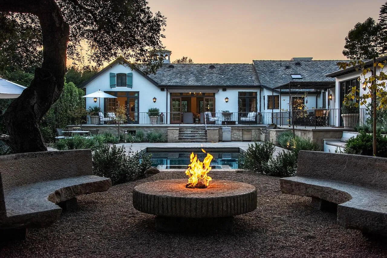 5 bed, 4.5 bath, 4476 sqft, $49,500 — Photo 1