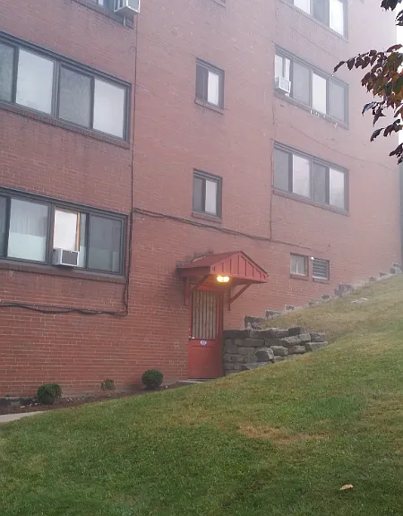 1 Glen Elm Dr #6 — Photo 7