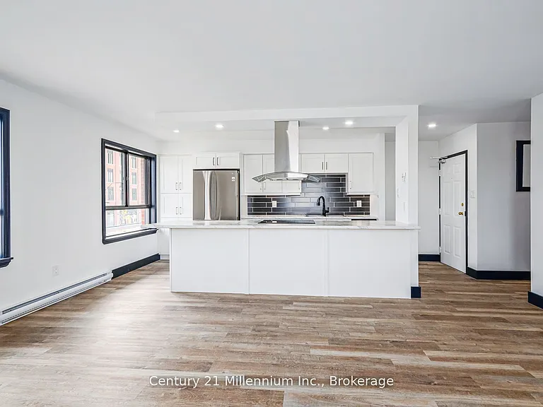 250 Hurontario St #2 — Photo 7