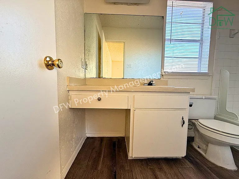 1021 Pleasant Valley Ln — Photo 12