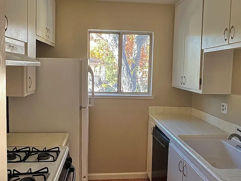 2701 Bidwell St #4 — Photo 8