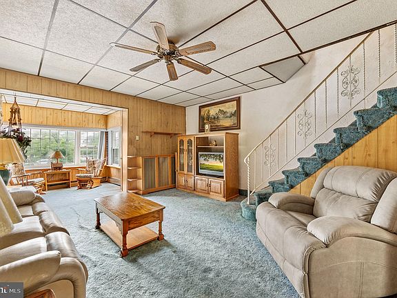 4th image of 7387 Elmwood Ave