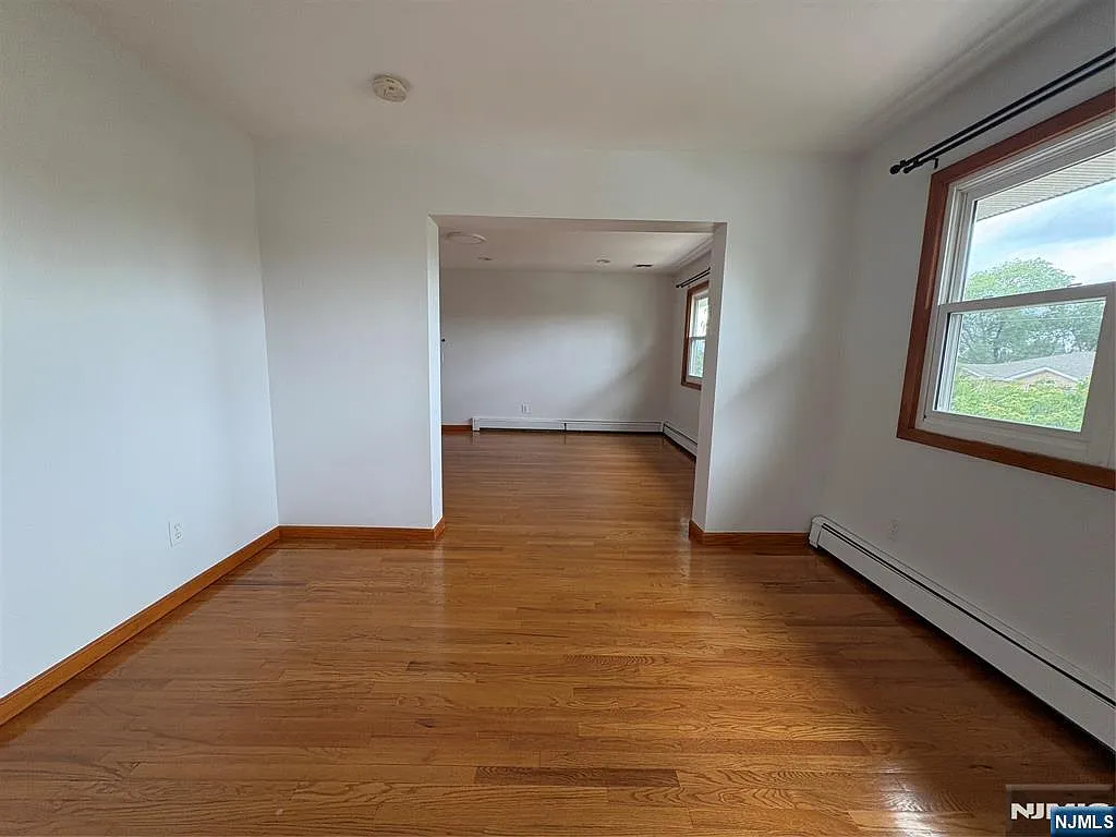 3 bed, 2.0 bath, $3,500 — Photo 4