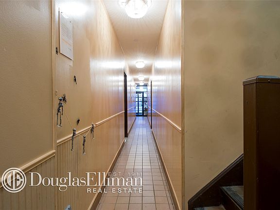 3rd image of 133 W 89th St APT 4