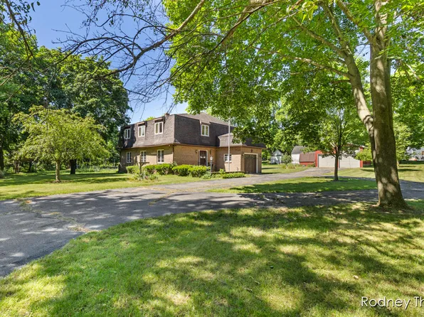1212 S Michigan Ave, Hastings, MI 49058