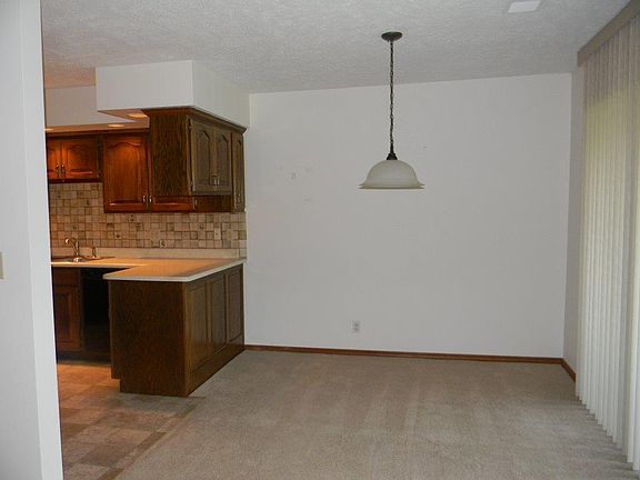 4th image of 204 Carol Ct