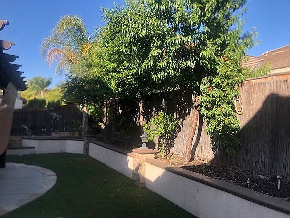 4th image of 40264 Bellevue Dr