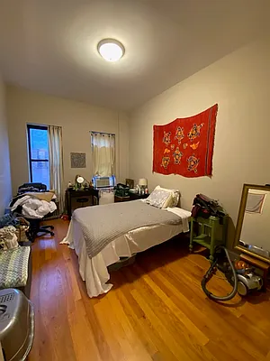 Rented by Mdays Realty | media 14