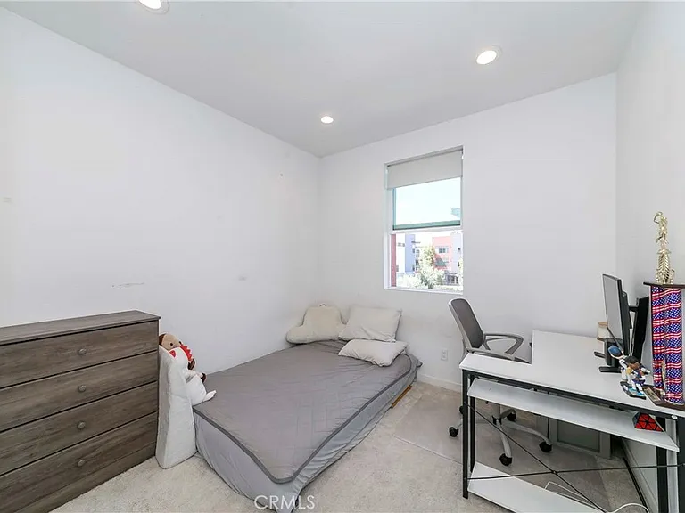 408 Hudson St — Photo 25