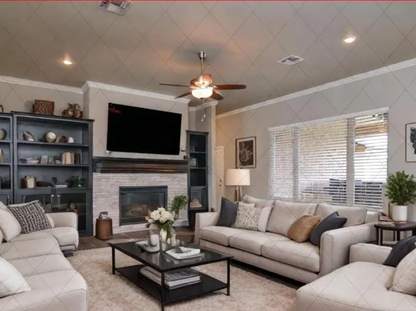 710 N 2nd St, Wolfforth, TX 79382